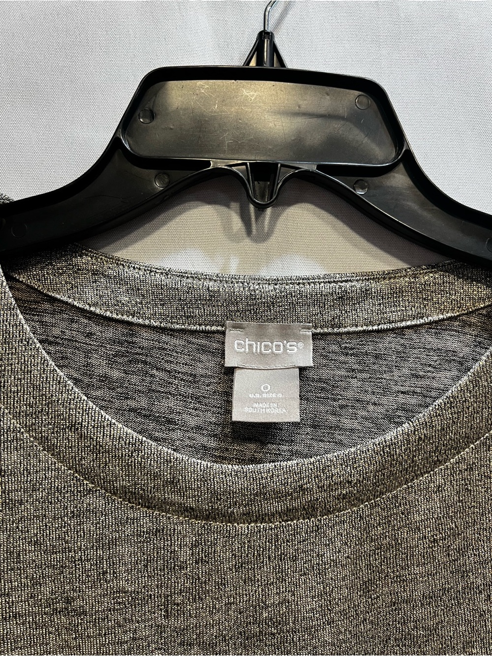 Chico's Silver Heathered Metallic Knit Tank Top Shimmer Size 0/Small - Picture 4 of 6